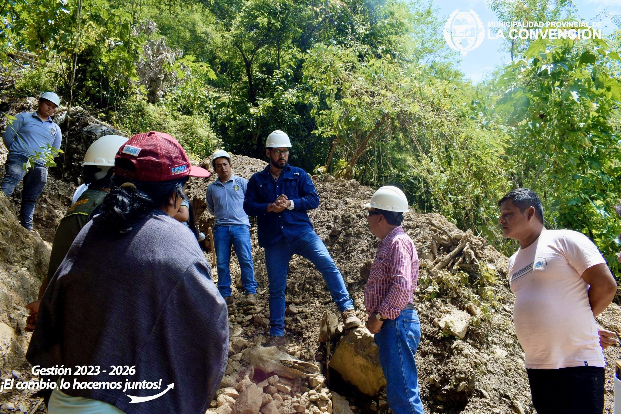 Avanza mantenimiento del canal de aguas pluviales en Urpipata Baja