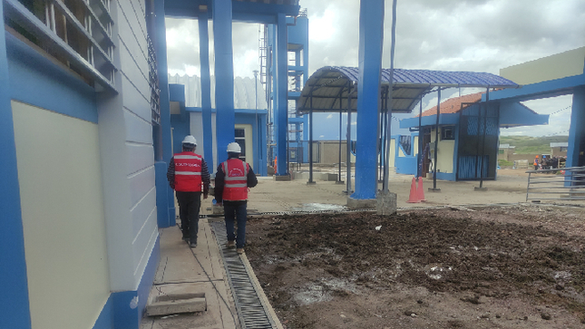Puno. – La Contraloría General de la República advirtió que la obra de mejoramiento de los servicios educativos en la I.E.P. 70475 San Juan Bautista de la Salle, en la provincia de Melgar, región Puno, continúa en ejecución a pesar de haber vencido el plazo contractual.