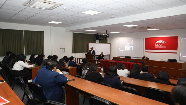Conferencia sobre constitucionalismo jurisprudencial y litigio constitucional brindó el vicepresidente del TC, magistrado Helder Domínguez, en la USAT, en Chiclayo