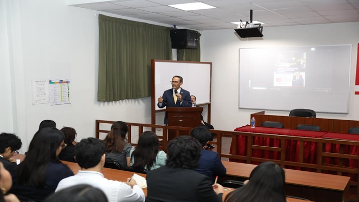 Conferencia sobre constitucionalismo jurisprudencial y litigio constitucional brindó el vicepresidente del TC, magistrado Helder Domínguez, en la USAT, en Chiclayo