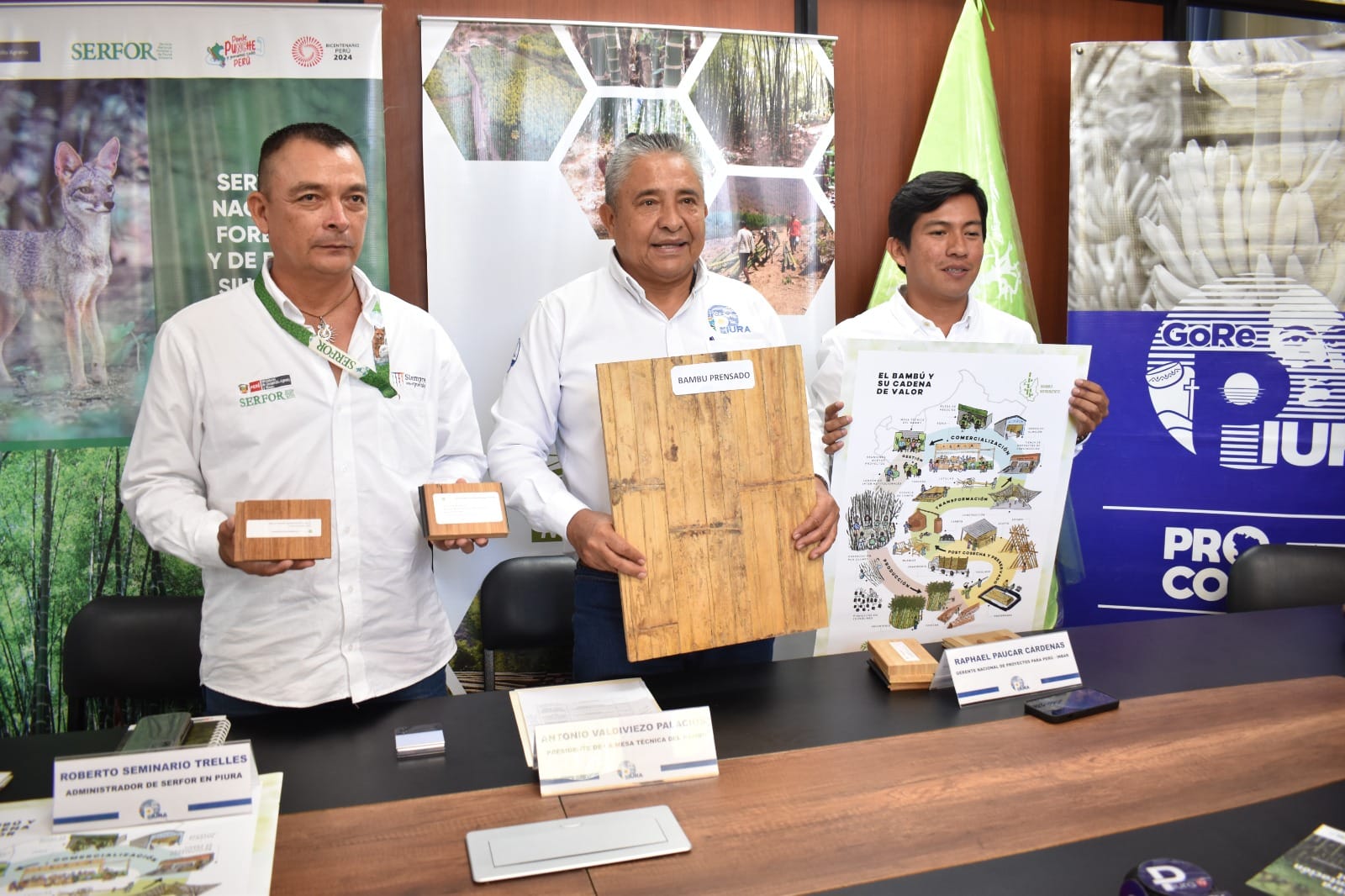 Obras viales que gestiona el gobernador serán de gran utilidad para la producción del bambú y otros cultivos