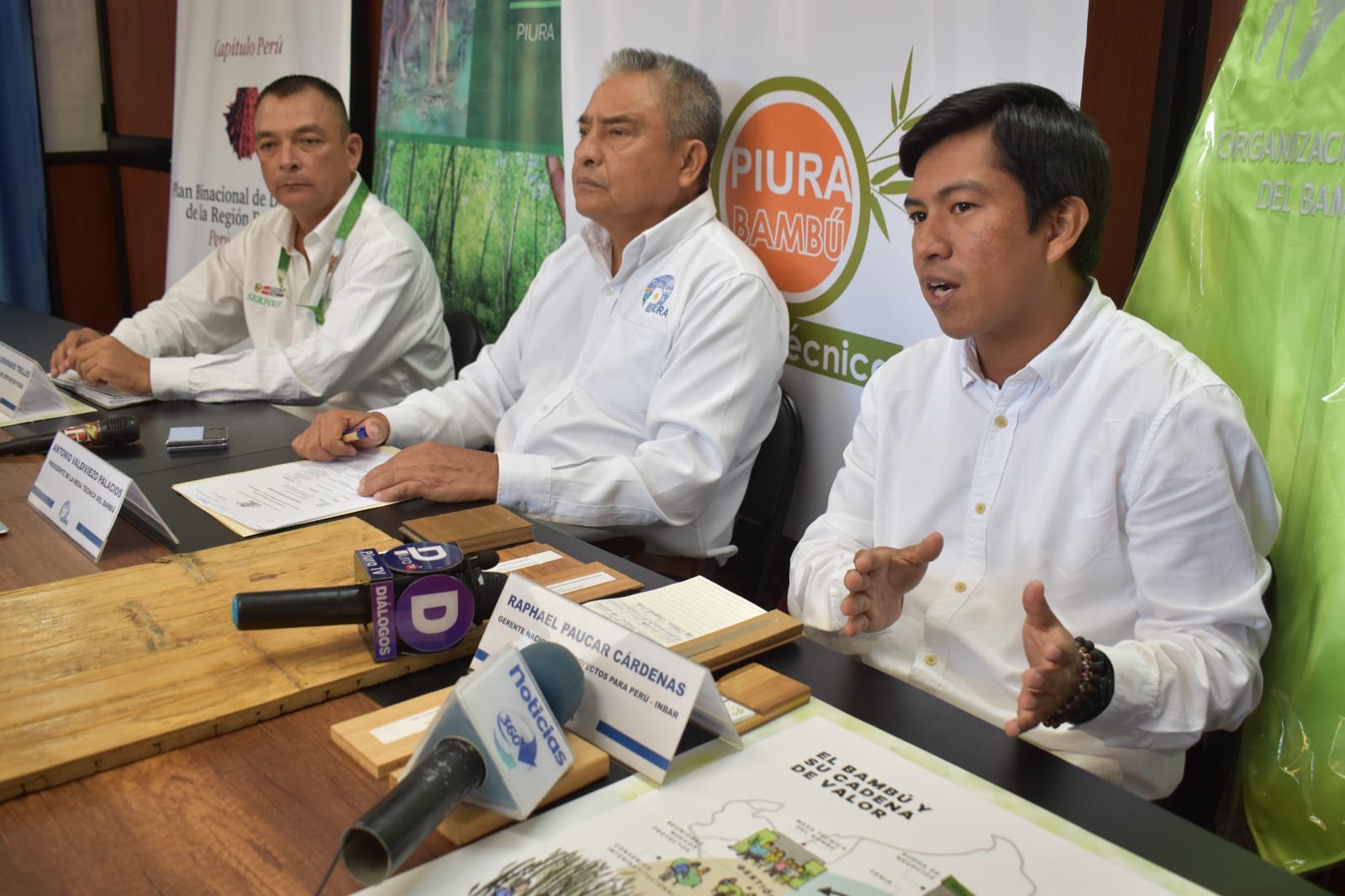 Obras viales que gestiona el gobernador serán de gran utilidad para la producción del bambú y otros cultivos