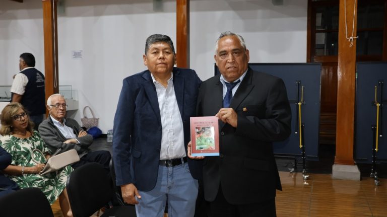 La Municipalidad Provincial de Mariscal Nieto reafirma su compromiso con el impulso de la cultura tras la exitosa presentación del libro «Sinfonía de Flores o de Piedras», del escritor Nilton del Carpio. 