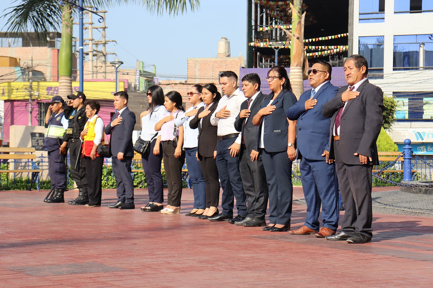 Huaral refuerza compromiso con la inclusión durante izamiento cívico de marzo