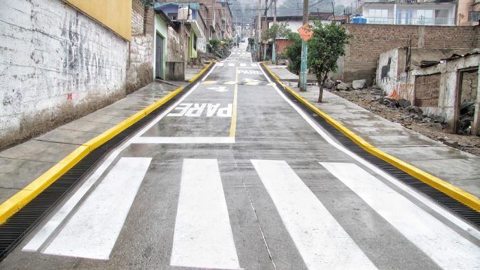 Nuevas pistas y veredas modernizan A.H. Juan Velazco Alvarado en Ricardo Palma