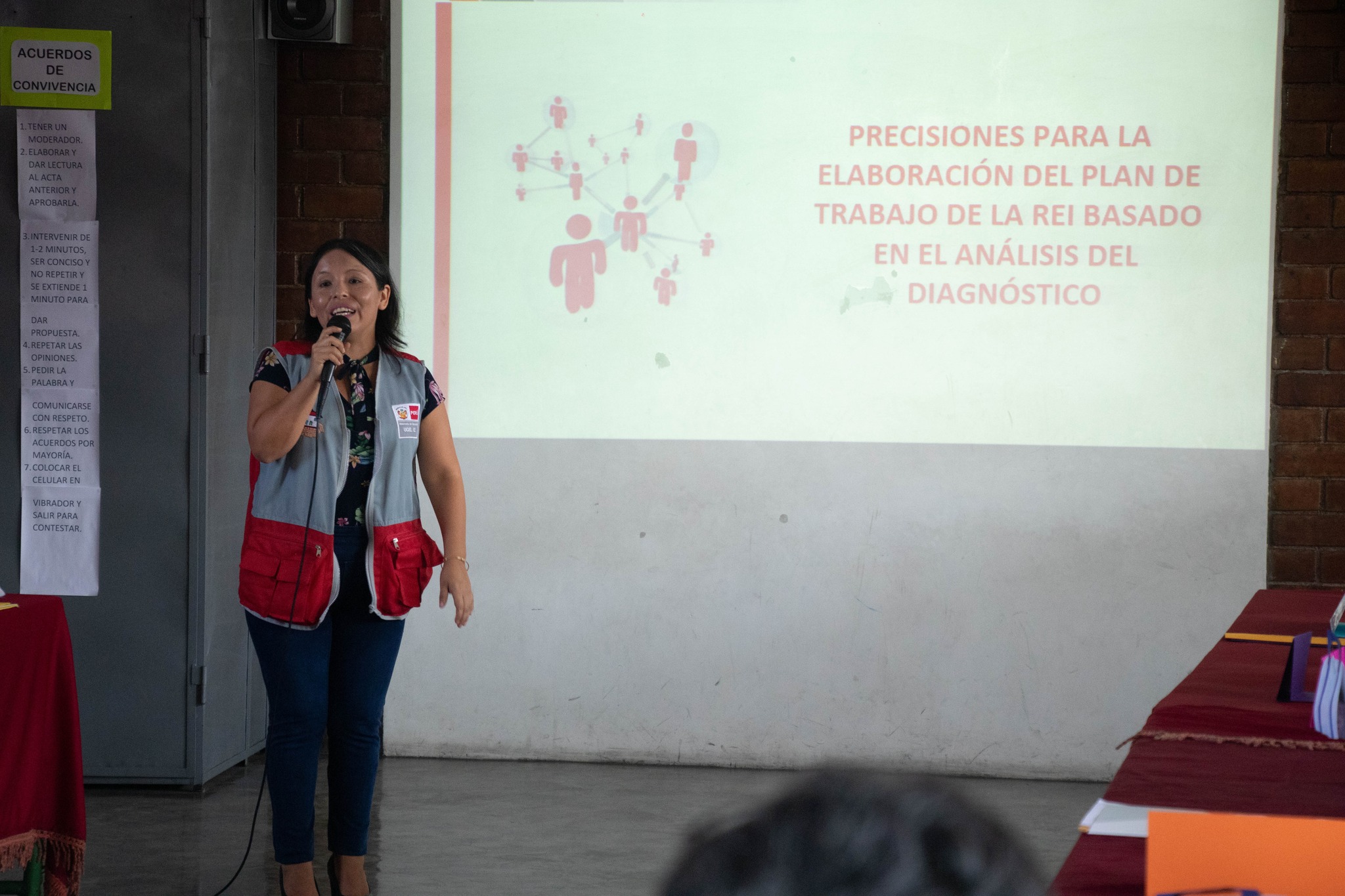 EXPOSICIÓN A CARGO DE ESPECIALISTAS DE LA UGEL 02