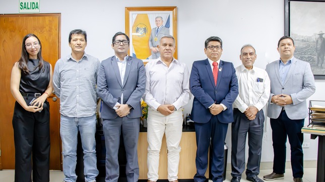Reunión entre el alcalde provincial y la Cámara de Comercio para evaluar los planes territoriales y urbanos 
