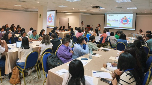 Cuna Más fortalece capacidades de 106 especialistas en nutrición para garantizar calidad e inocuidad en los servicios alimentarios