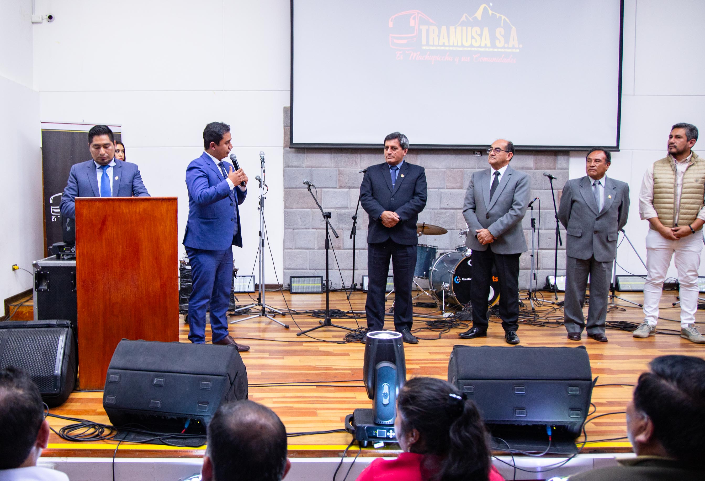 Gerente General de Tramusa S.A. se dirige al vicepresidente académico de la UNADQTC Yohn Lasteros