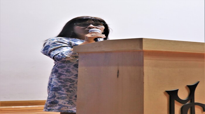 DIRECTORA DE LA UGEL 02 EN SU ALOCUCIÓN
