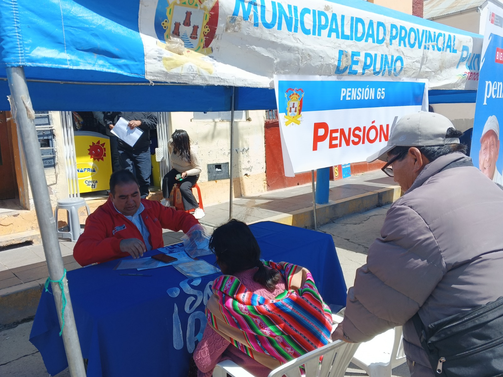 Orientación y atención de Pensión 65 en campaña Sisfoh más cerca de ti