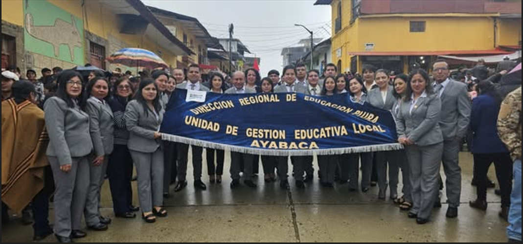 📢🎥El director de UGEL Ayabaca, Mag. Luis Alberto Esteves Márquez, reconoce, agradece y felicita a nuestros funcionarios, especialistas en educación y demás colaboradores de nuestra UGEL. Por su destacada participación
desfile cívico por los 164 años de creación política de la provincia de Ayabaca.
La familia institucional de UGEL Ayabaca, como siempre destaca en actividades importantes de nuestra provincia.
¡Feliz aniversario querida provincia de Ayabaca!
¡UNIDOS EN EDUCACIÓN, SEGUIMOS AVANZANDO!