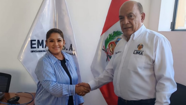 Alcaldesa Jacky Cartolin junto al presidente de EMAPE