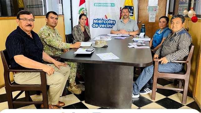 Estudiantes de la I.E. Víctor Morón Muñoz recibieron orientación sobre oportunidades profesionales y servicio al país.