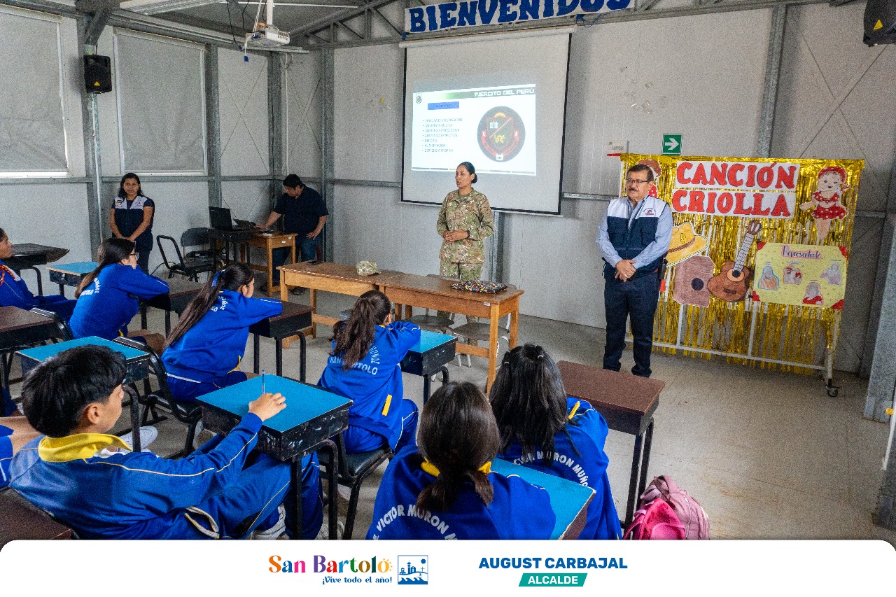 Estudiantes de la I.E. Víctor Morón Muñoz recibieron orientación sobre oportunidades profesionales y servicio al país.