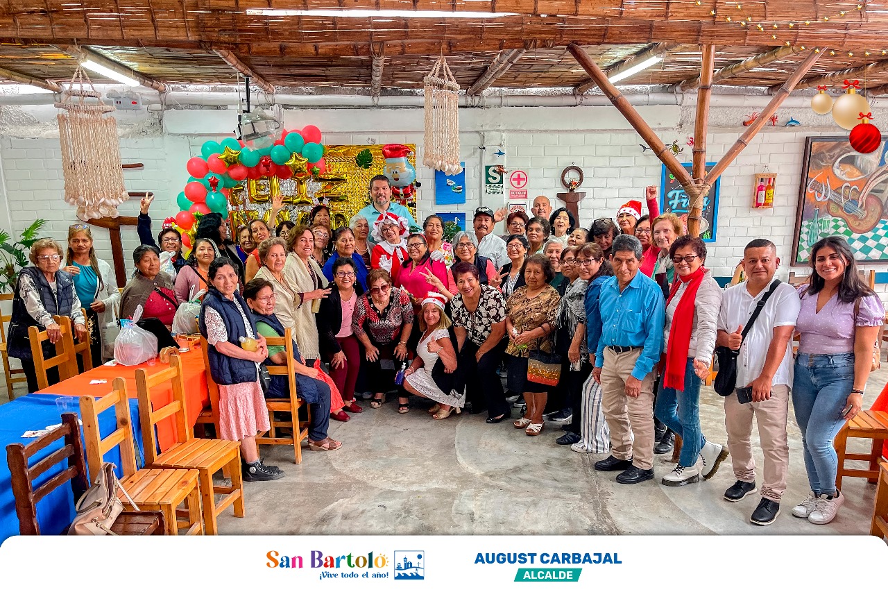 El alcalde August Carbajal participó en el compartir navideño del CIAM de San Bartolo, fortaleciendo lazos con la comunidad.