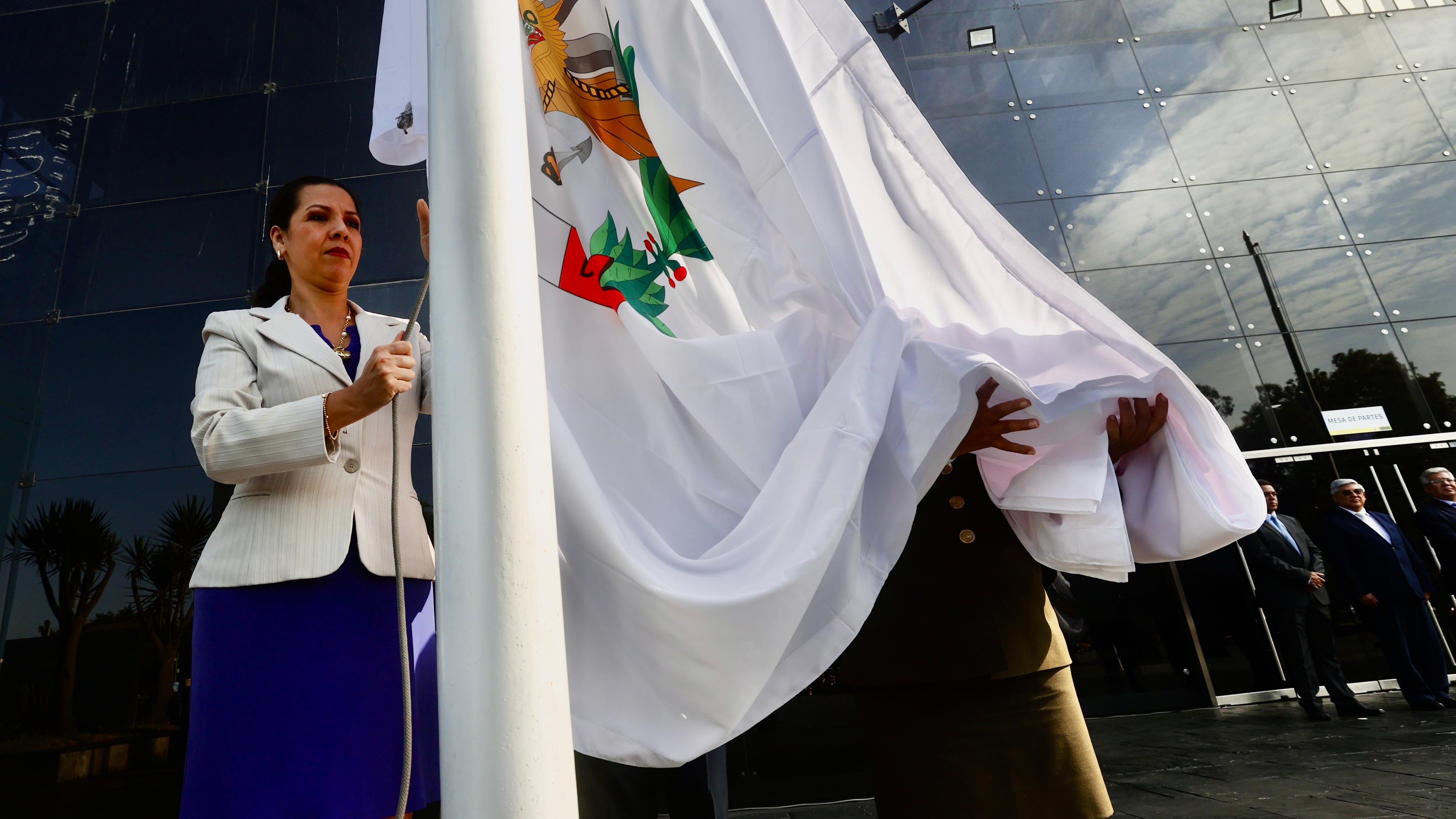 Ministerio de Defensa conmemora su 38. ° Aniversario con ceremonia de Izamiento del Pabellón Nacional