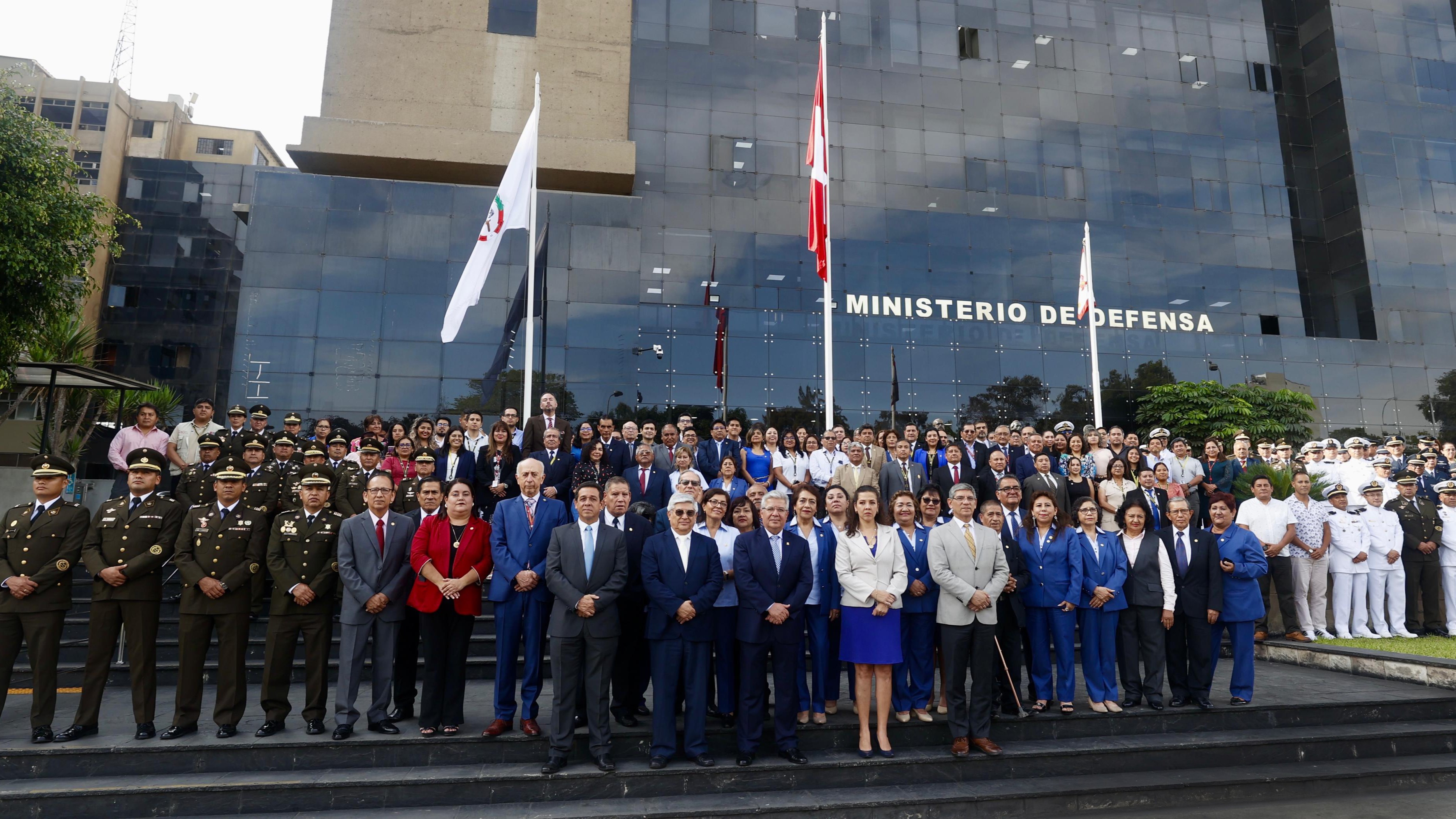 Ministerio de Defensa cumple 38 años de vida institucional al servicio de la seguridad y la defensa nacional