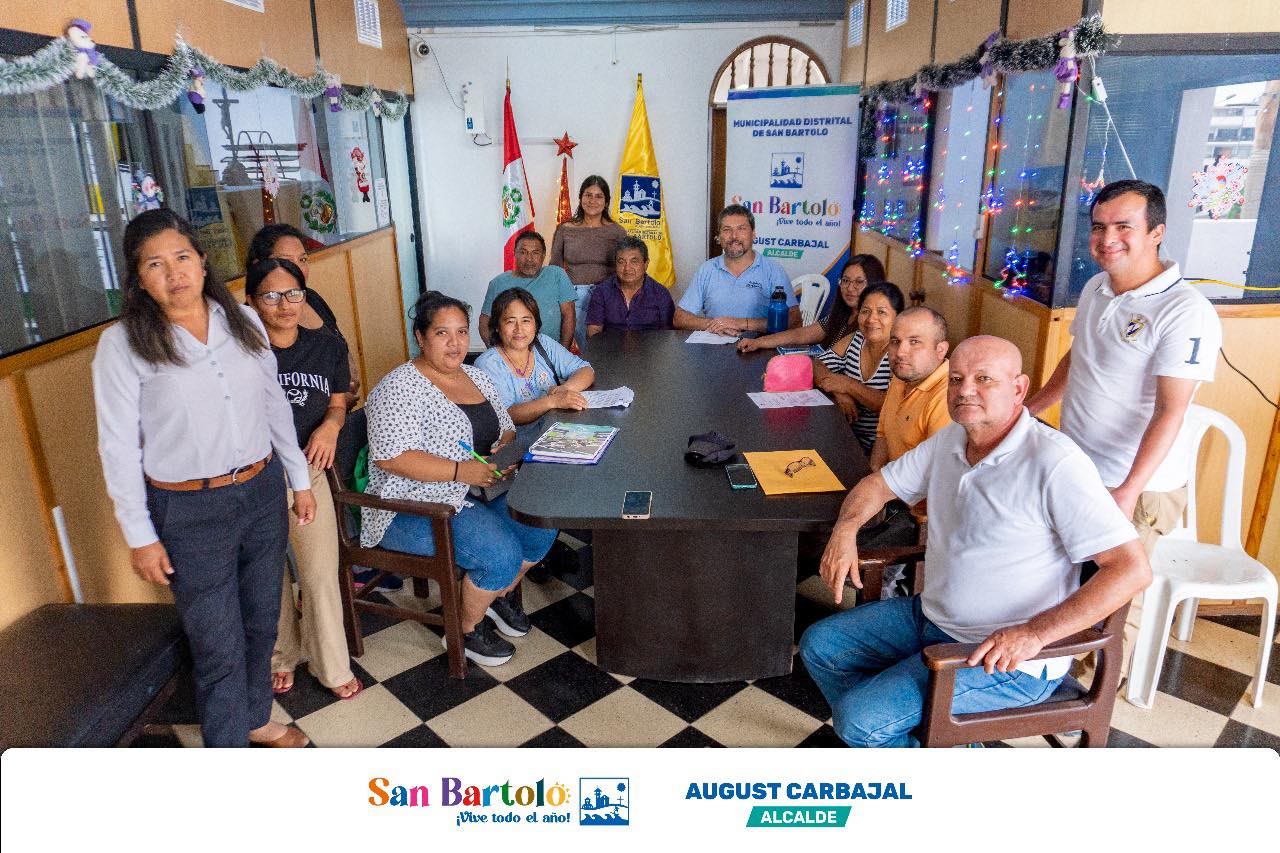 El alcalde August Carbajal y la junta directiva de la Asociación Hijos de San José dialogaron sobre las necesidades del sector y la formalización de predios.