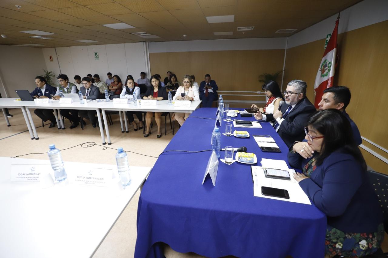 Autoridades nacionales y locales abordaron estrategias para mejorar la experiencia turística y fortalecer la conservación del Patrimonio Cultural de la Humanidad.