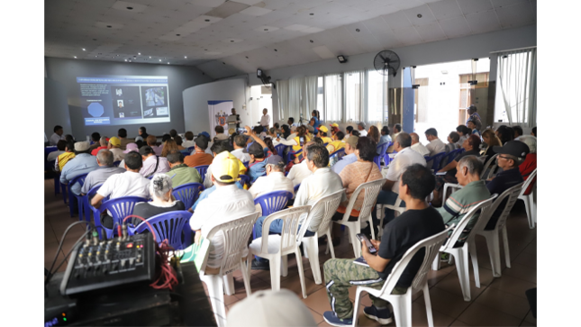 En esta importante reunión participaron el Gerente de Seguridad Ciudadana, Jorge Nieves; el Cmdte. PNP Roger Terrones Chávez, comisario de El Agustino; así como comisarios del distrito y regidores.  
Además, seguimos trabajando en conjunto con el Grupo Terna y la Base EMIR de "Los Halcones", representada por el Mayor PNP Edwin Arriaran, reforzando las acciones para garantizar la seguridad de todos los vecinos.