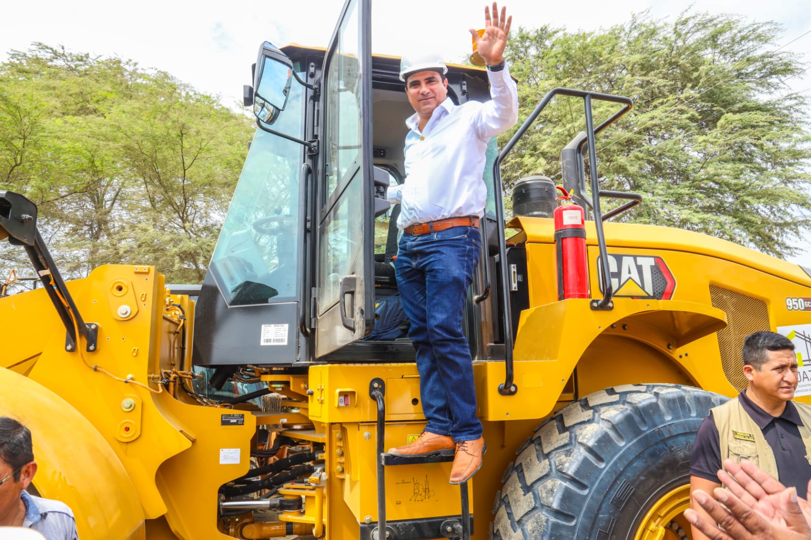 Después de más de 50 años, gestión del gobernador Luis Neyra hará realidad carretera PI-127 Piura-Sechura: GORE otorga buena pro