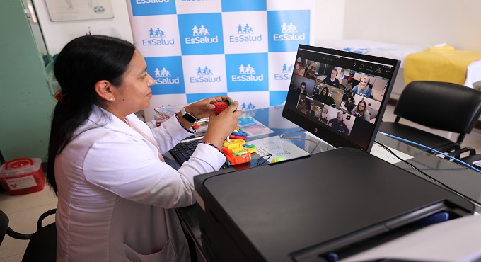 Escuela de Padres del Hospital Almenara de EsSalud brinda apoyo y acompañamiento a familias de niños con autismo
