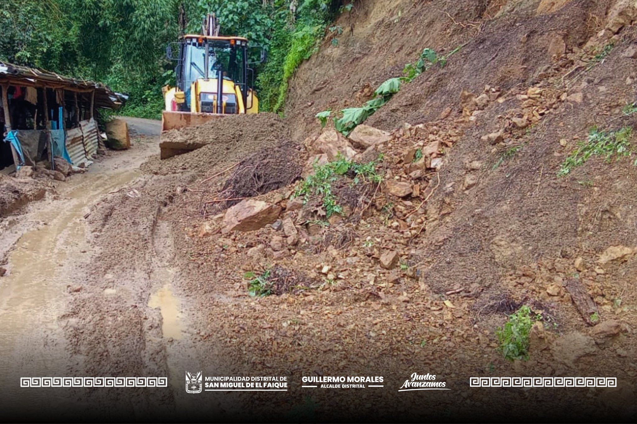 Continúa con la limpieza de caminos vecinales