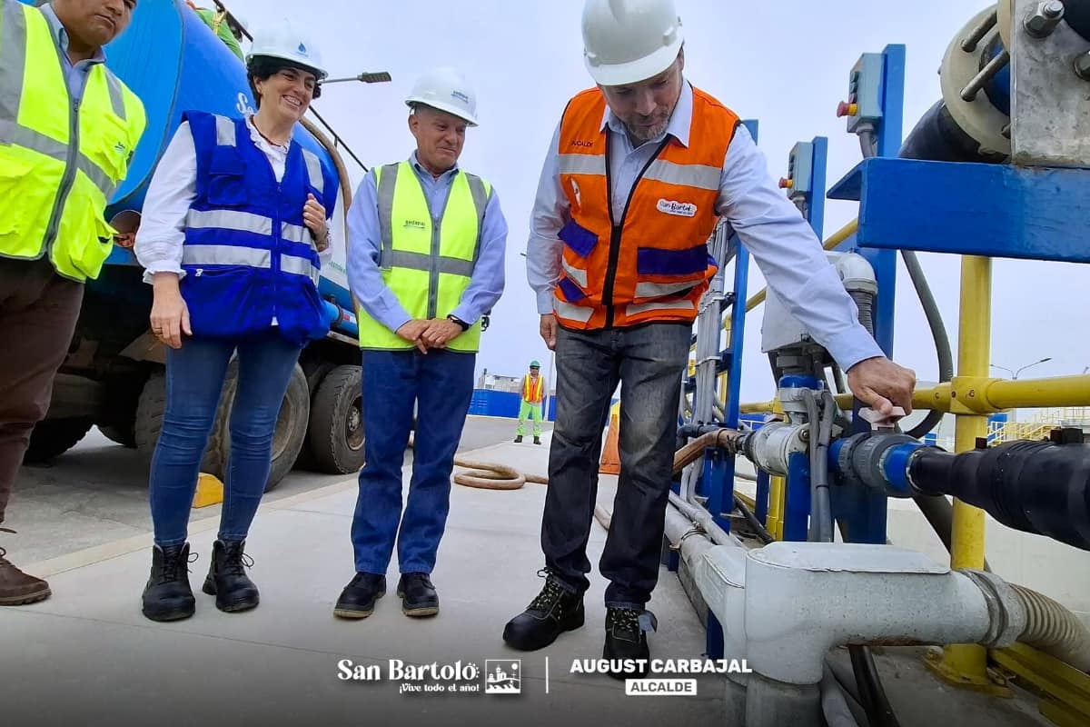 La municipalidad asegura el abastecimiento de agua tratada para el riego, optimizando recursos y promoviendo la sostenibilidad.