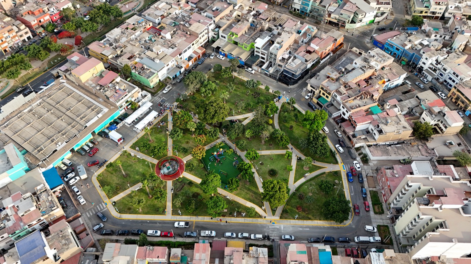 Vista panorámica del parque Luna y Peralta remozado