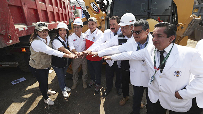 Una realidad: ministro César Vásquez colocó primera piedra del nuevo Hospital Nacional Sergio E. Bernales de Comas