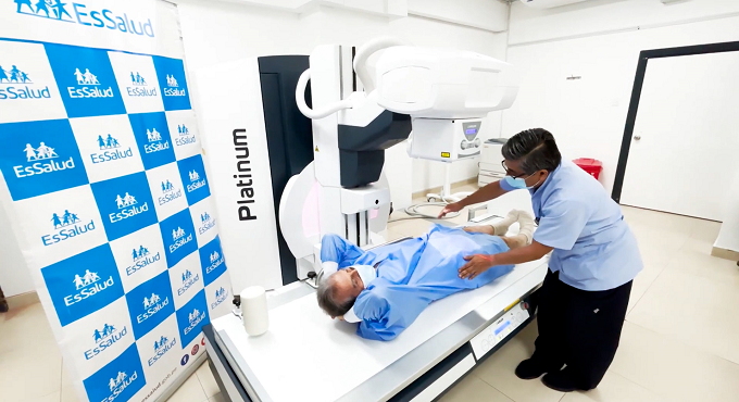 Hospital de Emergencias Grau de EsSalud mejora atención con moderno equipo de radiología digital