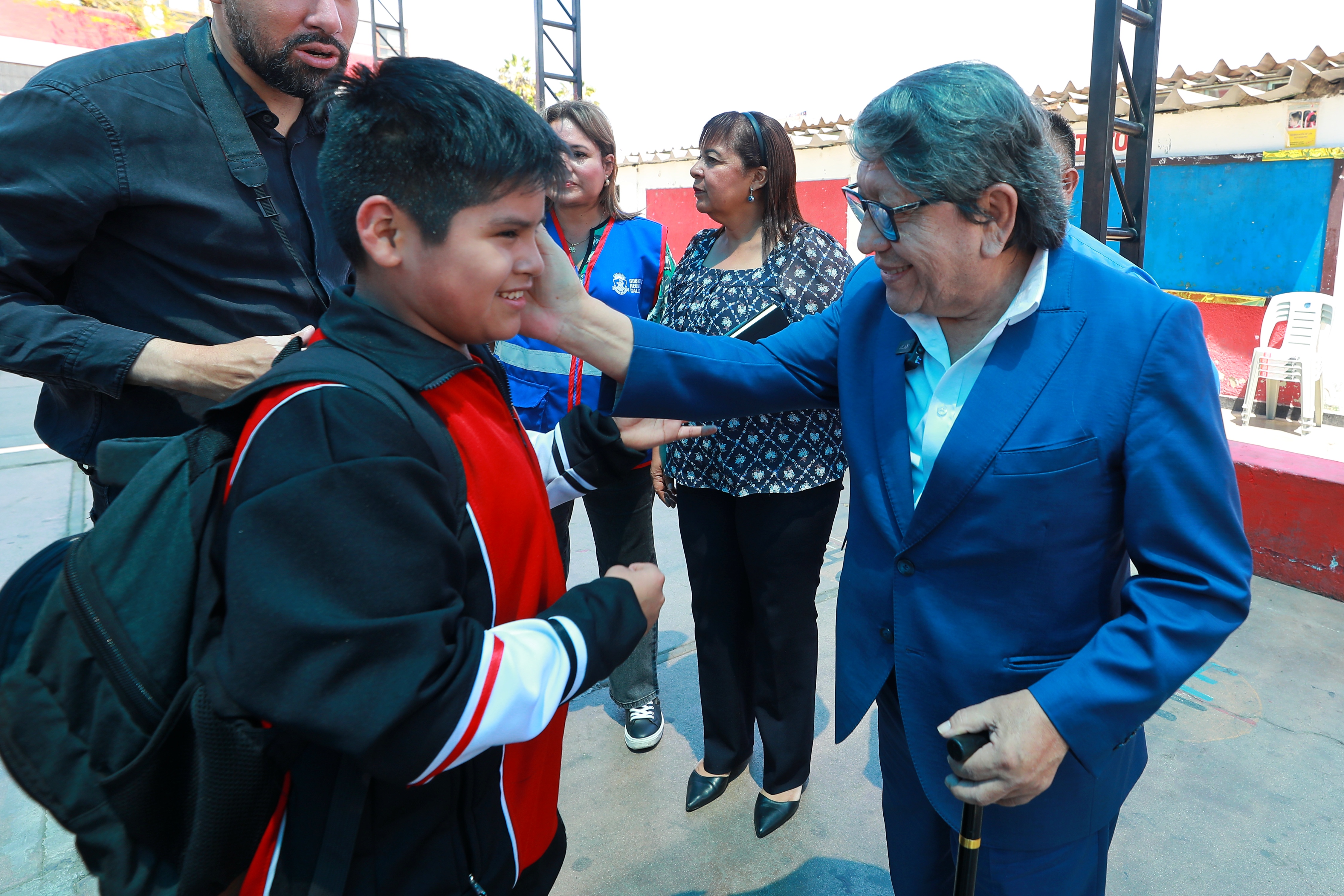 Instituciones educativas técnicas chalacas reciben donación de 140 computadoras 