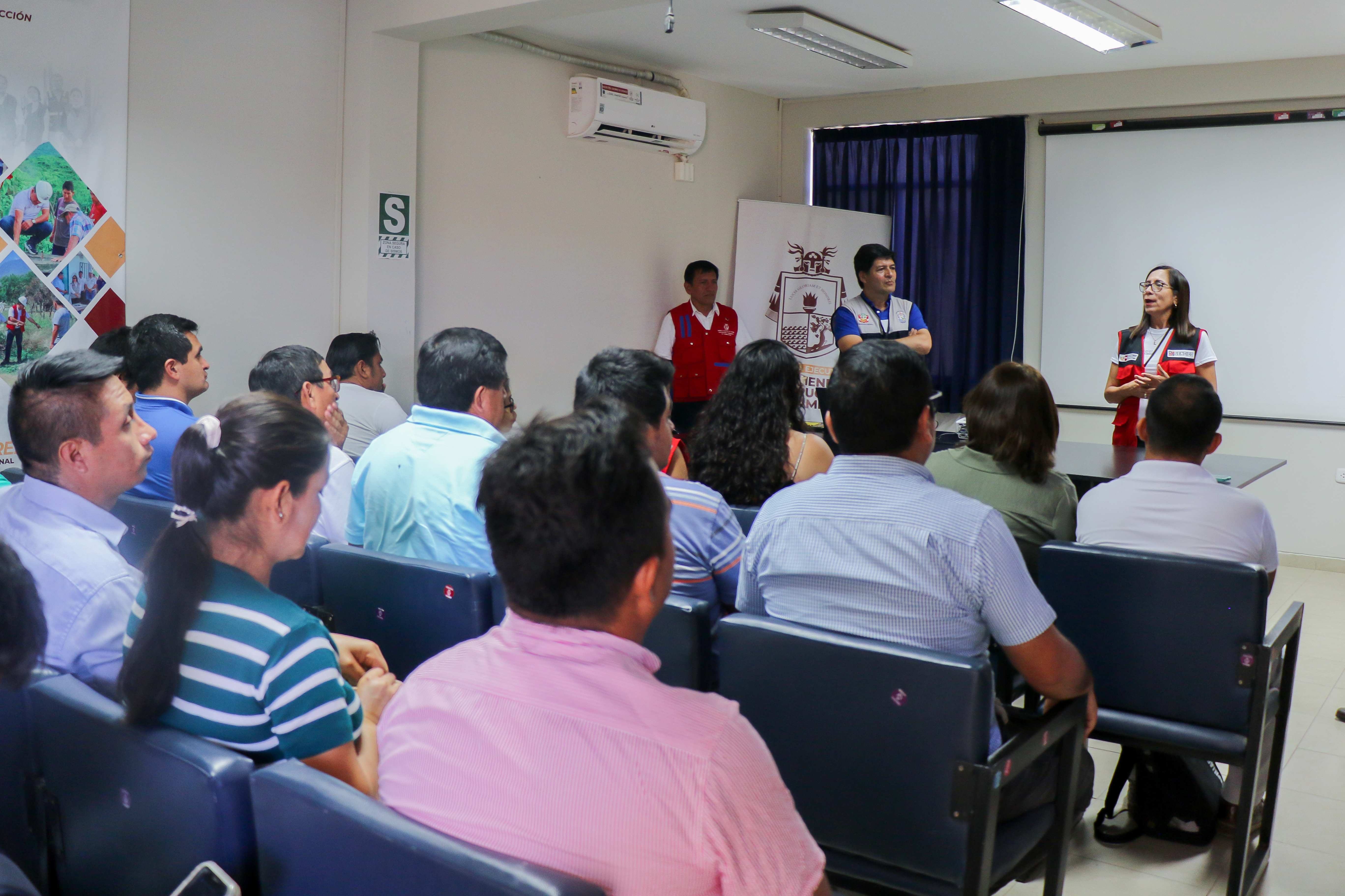 Charla por parte de SENCICO