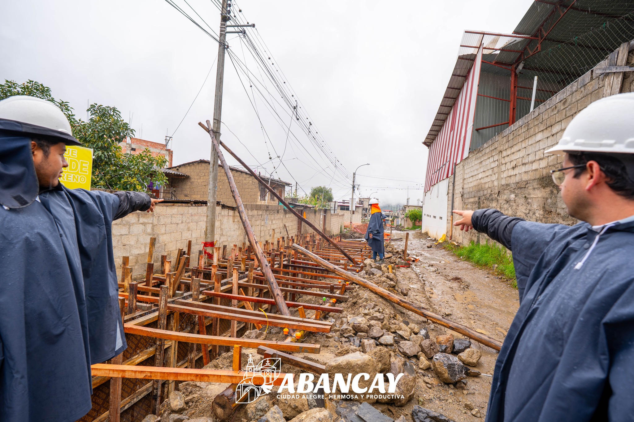 🔹 Ejecución avanza a paso firme con la participación de trabajadores y obreros que día a día se esfuerzan por dejar pronto culminado esta importante obra.