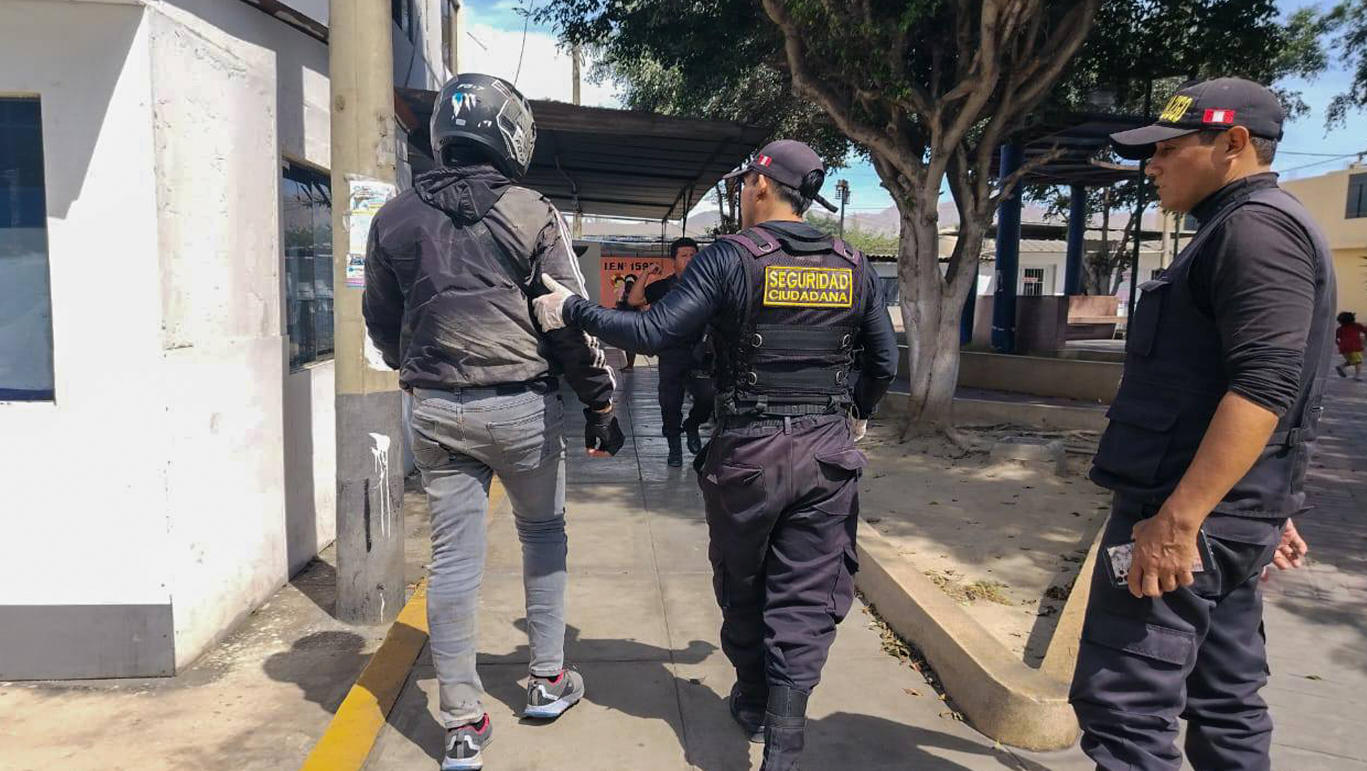 Serenazgo auxilia a joven accidentado