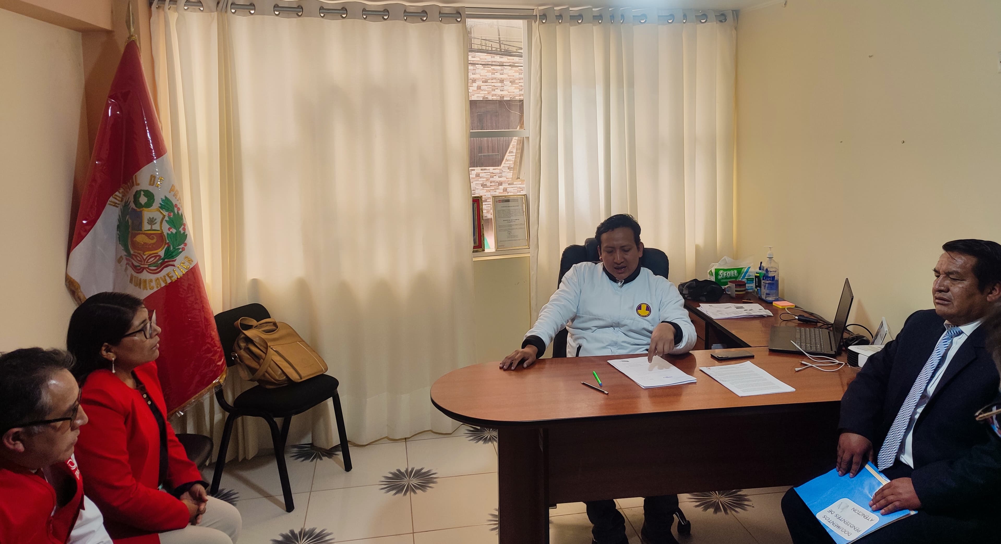 Reunión importante entre los presentes