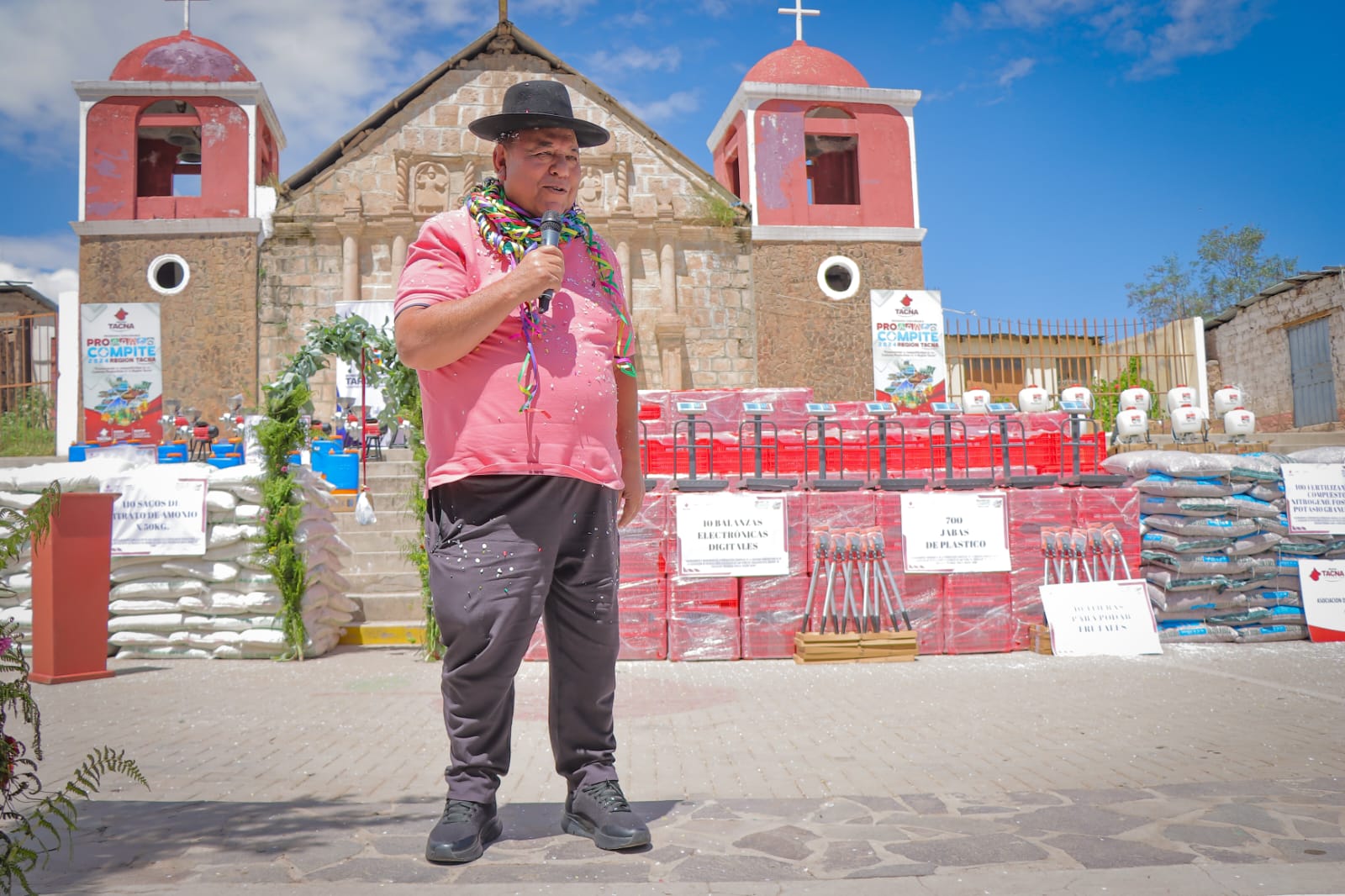GORE Tacna entregó insumos a productores de Tarucachi por más de S/300 mil 