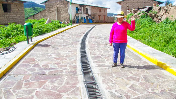 Inauguración de modernas pistas y veredas en Mariatana - Huarochirí
