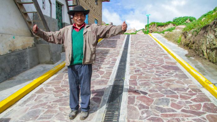 Inauguración de modernas pistas y veredas en Mariatana - Huarochirí
