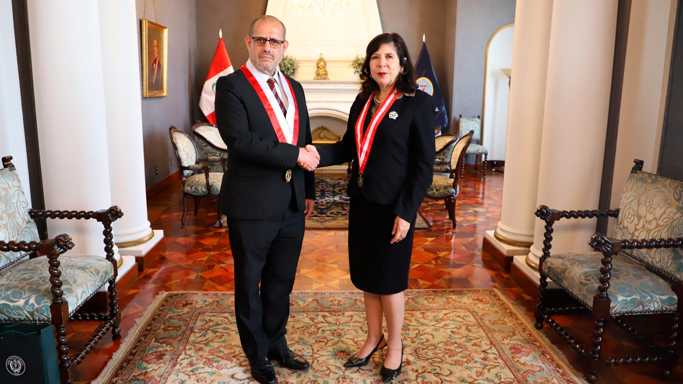 Poder Judicial y Fuero Militar Policial afianzan lazos institucionales