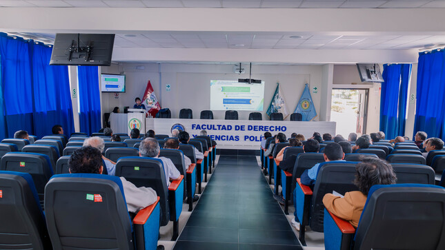 Jornada para la acreditació en el auditorio de la Fac. de Derecho y Ciencias Políticas