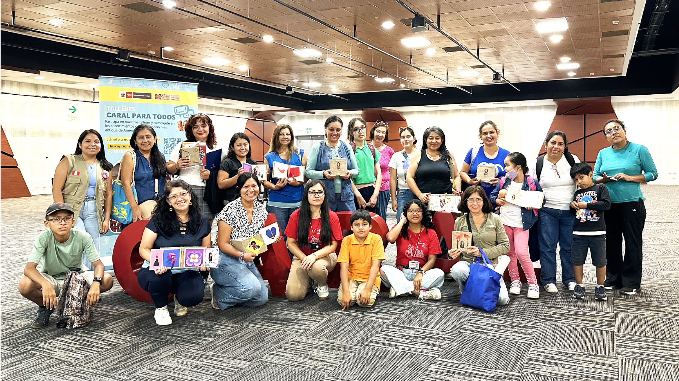 Participantes de nuevo taller “Libro Objeto” finalizaron su experiencia emocionados
