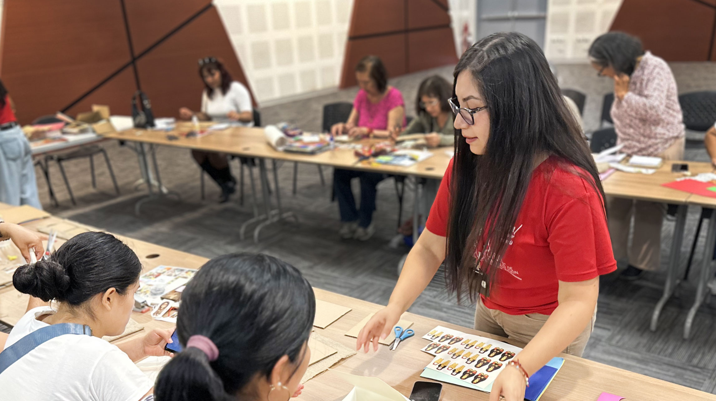 Participantes de nuevo taller “Libro Objeto” finalizaron su experiencia emocionados