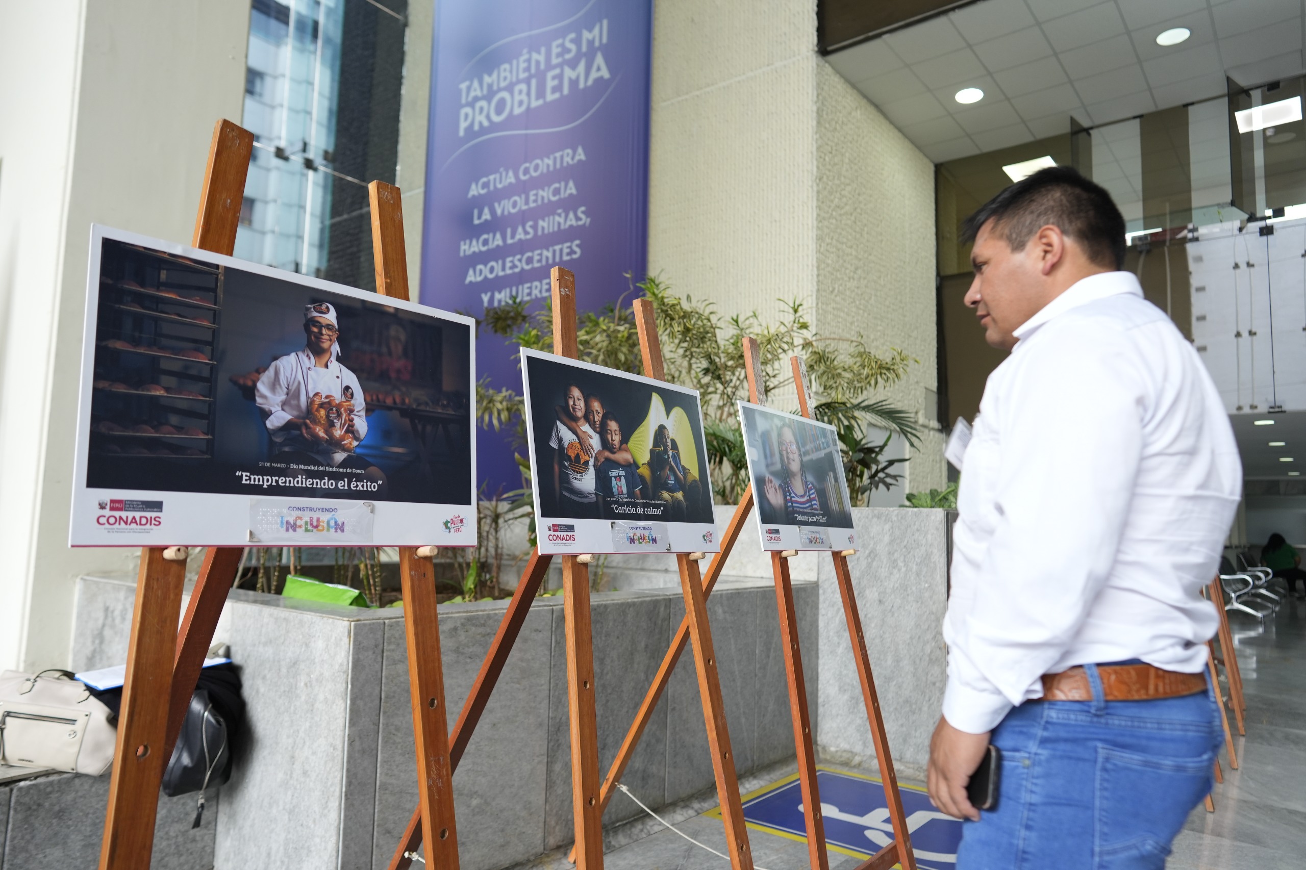 “Construyendo inclusión”: exposición fotográfica destaca el talento de personas con discapacidad