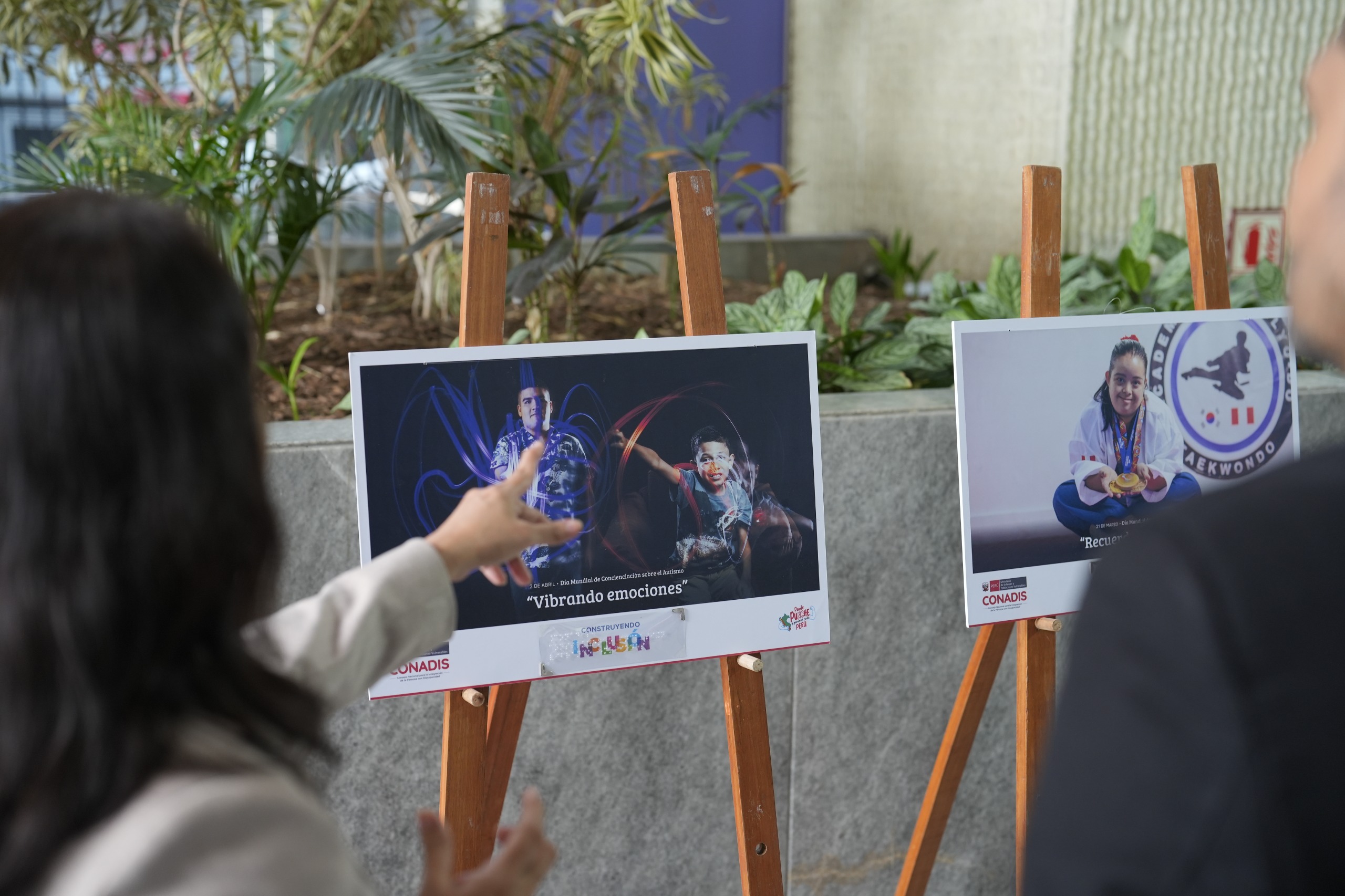 “Construyendo inclusión”: exposición fotográfica destaca el talento de personas con discapacidad