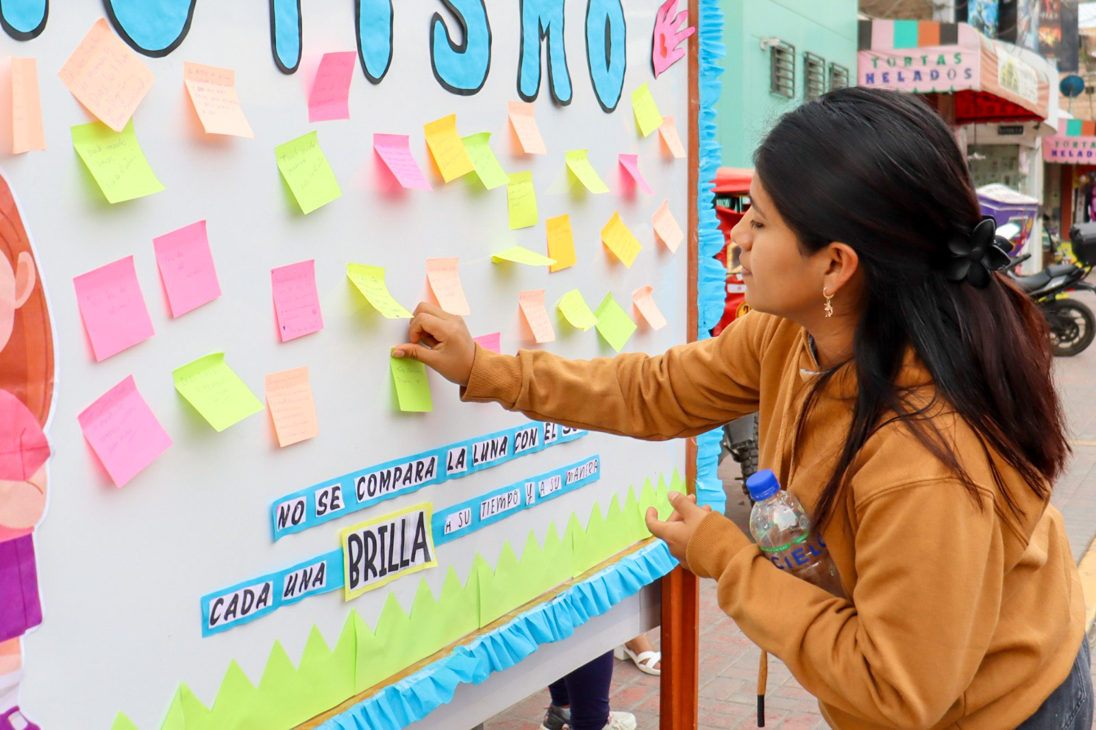 Municipalidad Provincial de Huaral sensibiliza con "Mural de la Inclusión Azul"