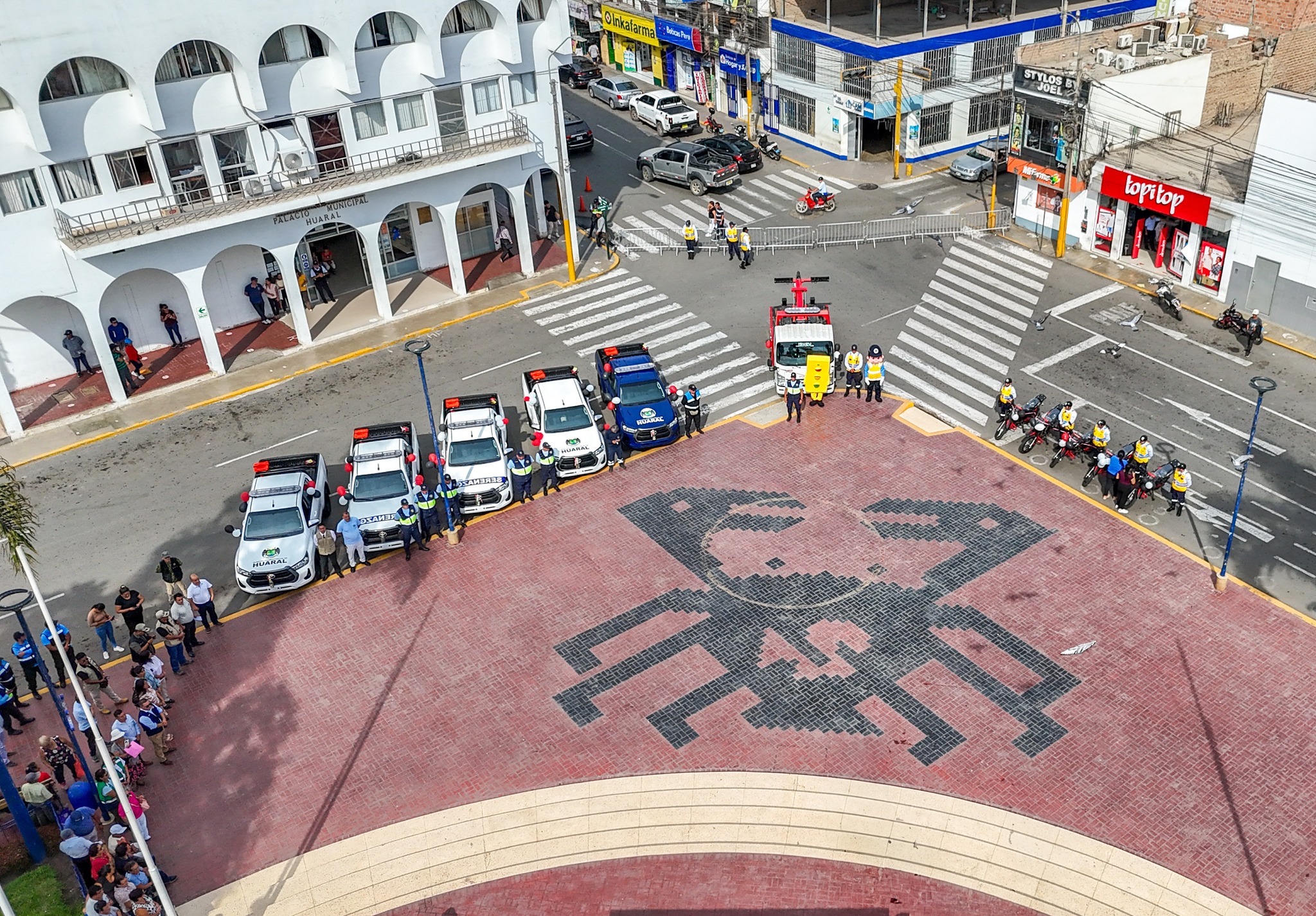 Presentación de nuevas unidades móviles para mejorar los servicios municipales