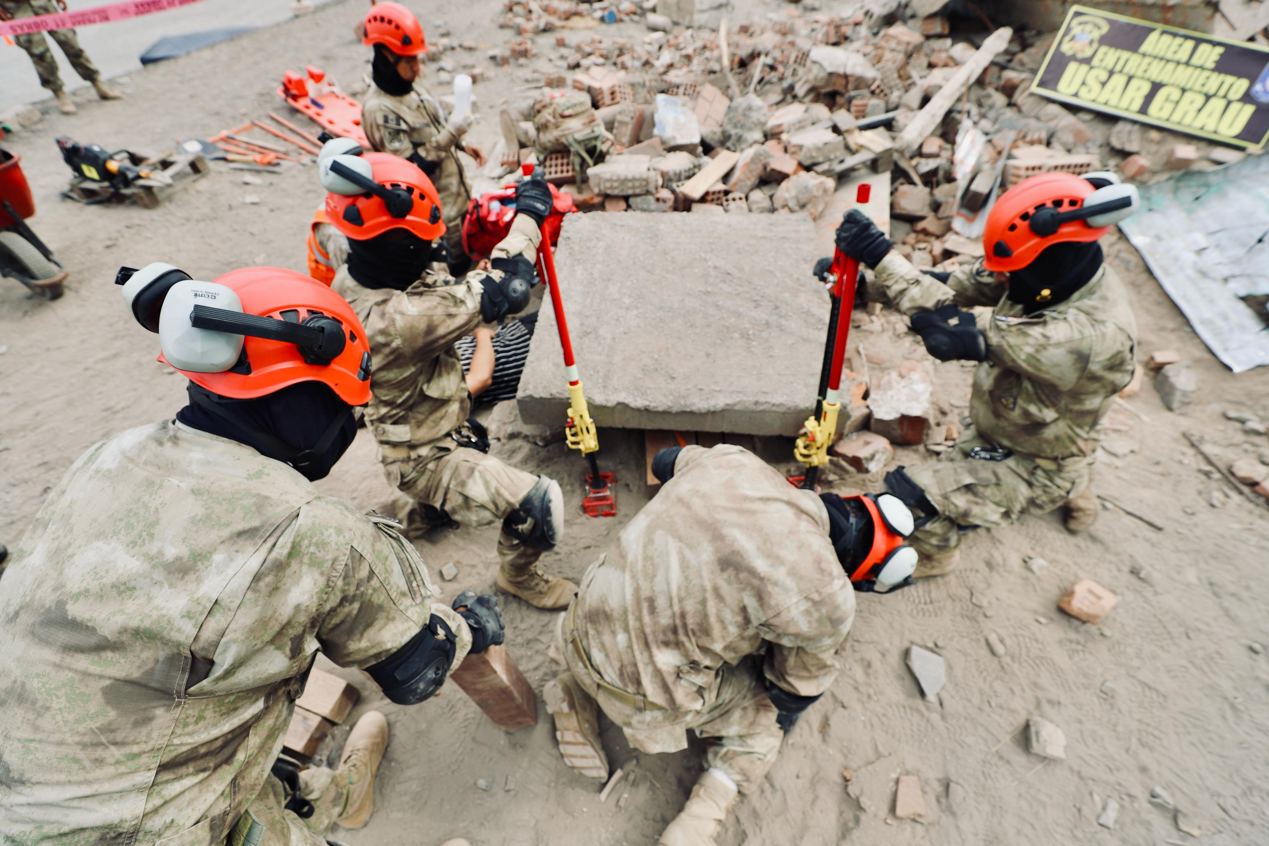 Fuerzas Armadas presentan equipos USAR de élite para respuesta ante emergencias y desastres