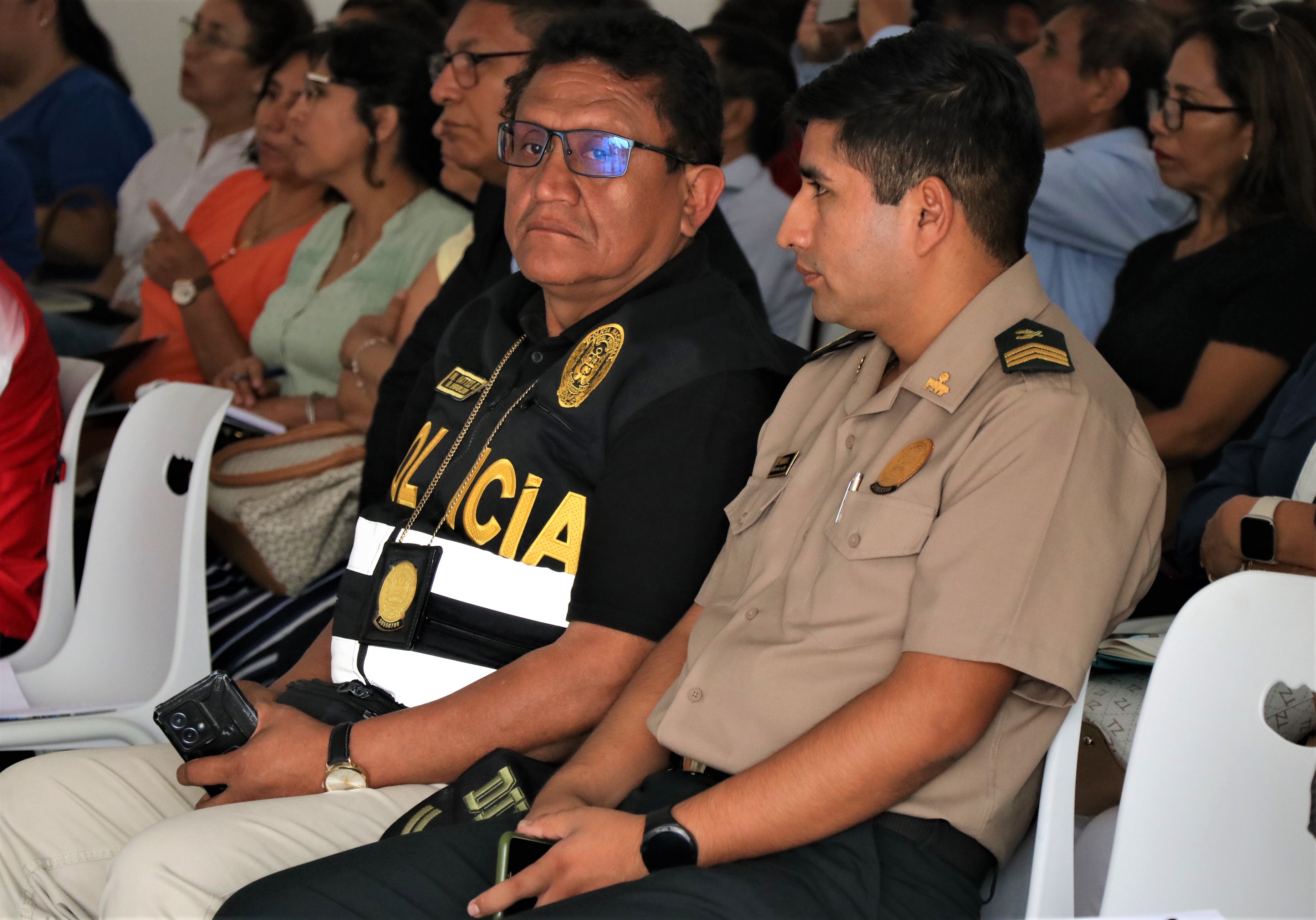 presencia de la policía nacional del Perú